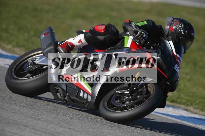 /Archiv-2024/02 29.01.-02.02.2024 Moto Center Thun Jerez/Gruppe gruen-green/641